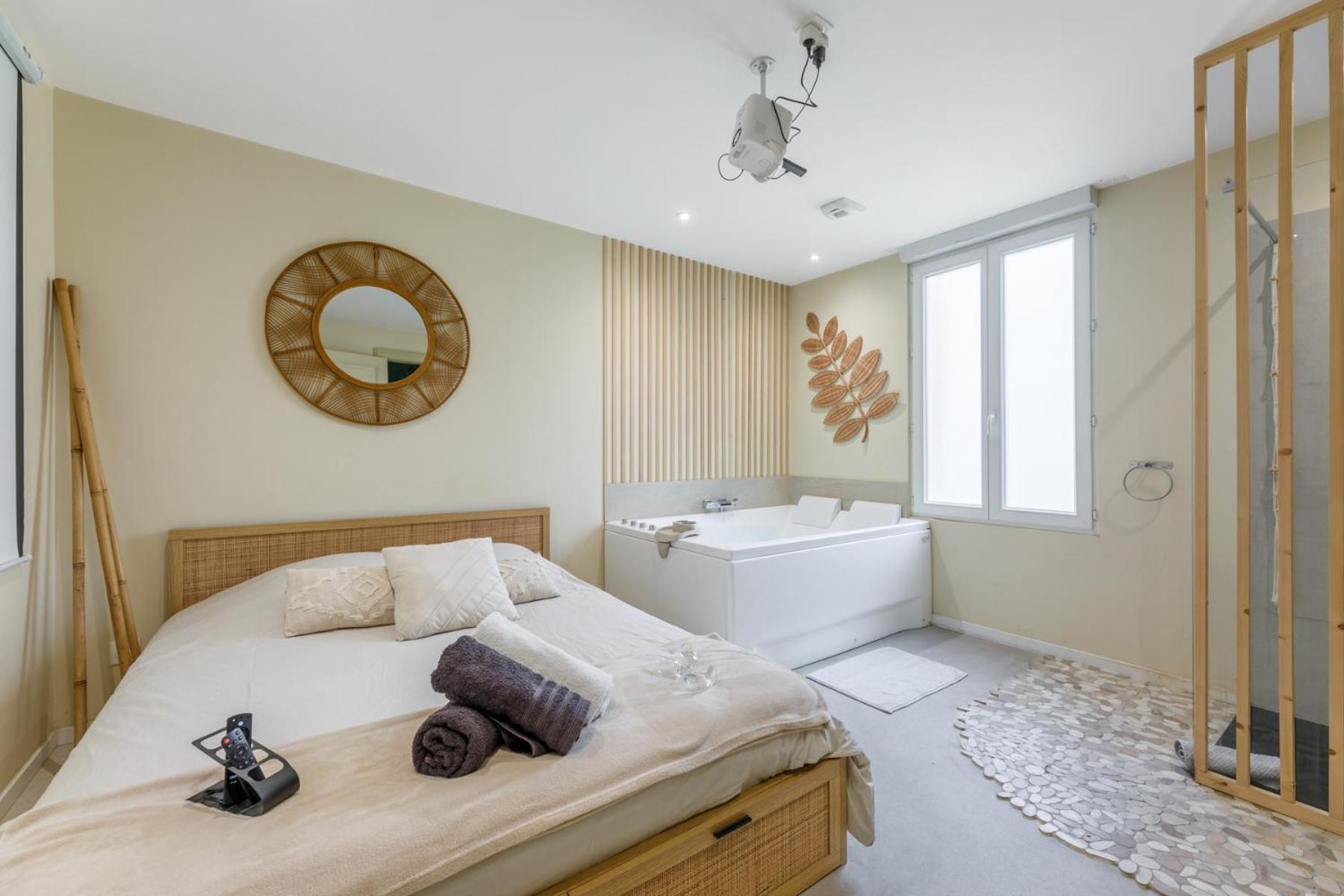 Une Escale A Bali Jacuzzi - Cinema - Self Check-In Le Petit-Quevilly Exterior photo